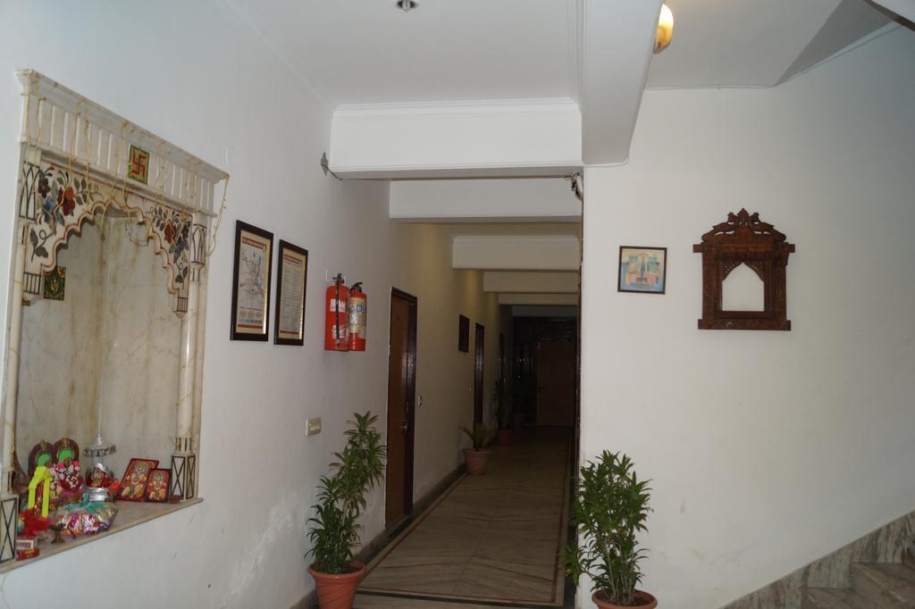 Sheela, 100m From Taj Mahal Agra (Uttar Pradesh)