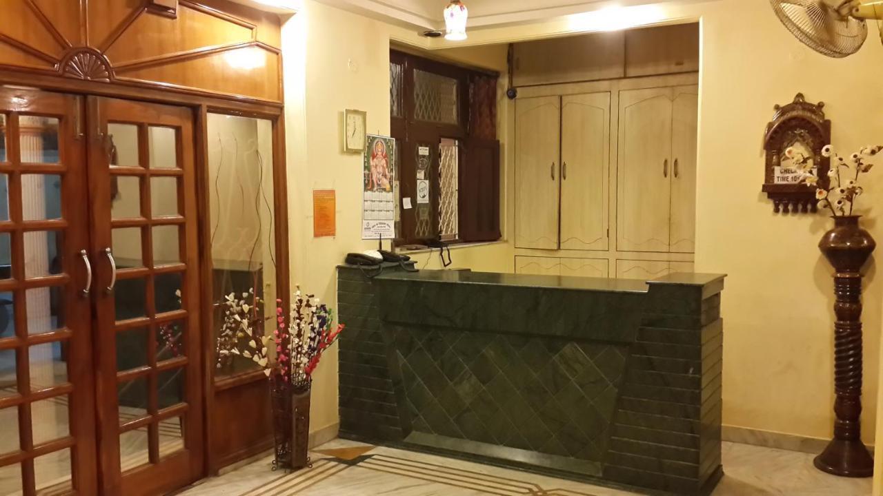 Sheela, 100m From Taj Mahal 2*